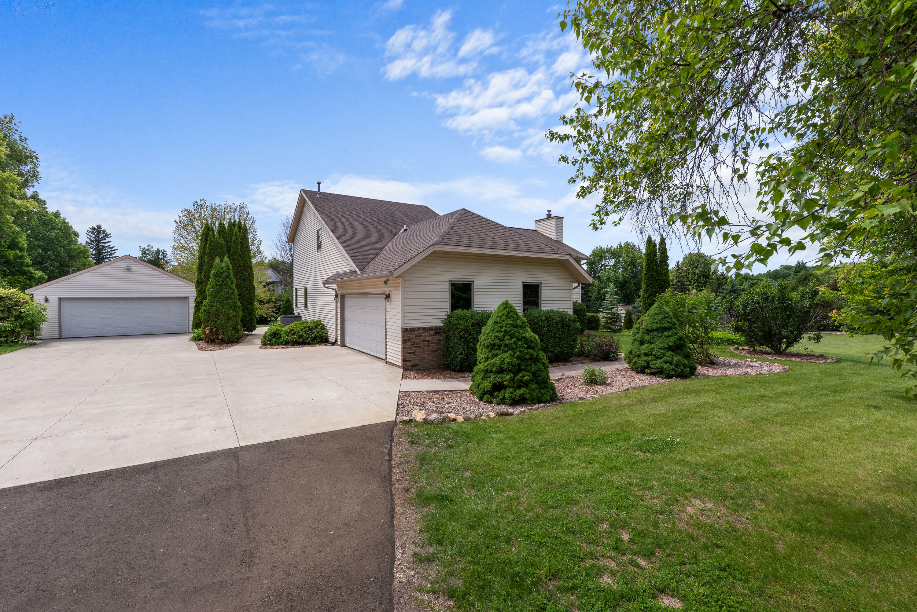 Property Photo: 3267 Conestoga Trl WI 53076