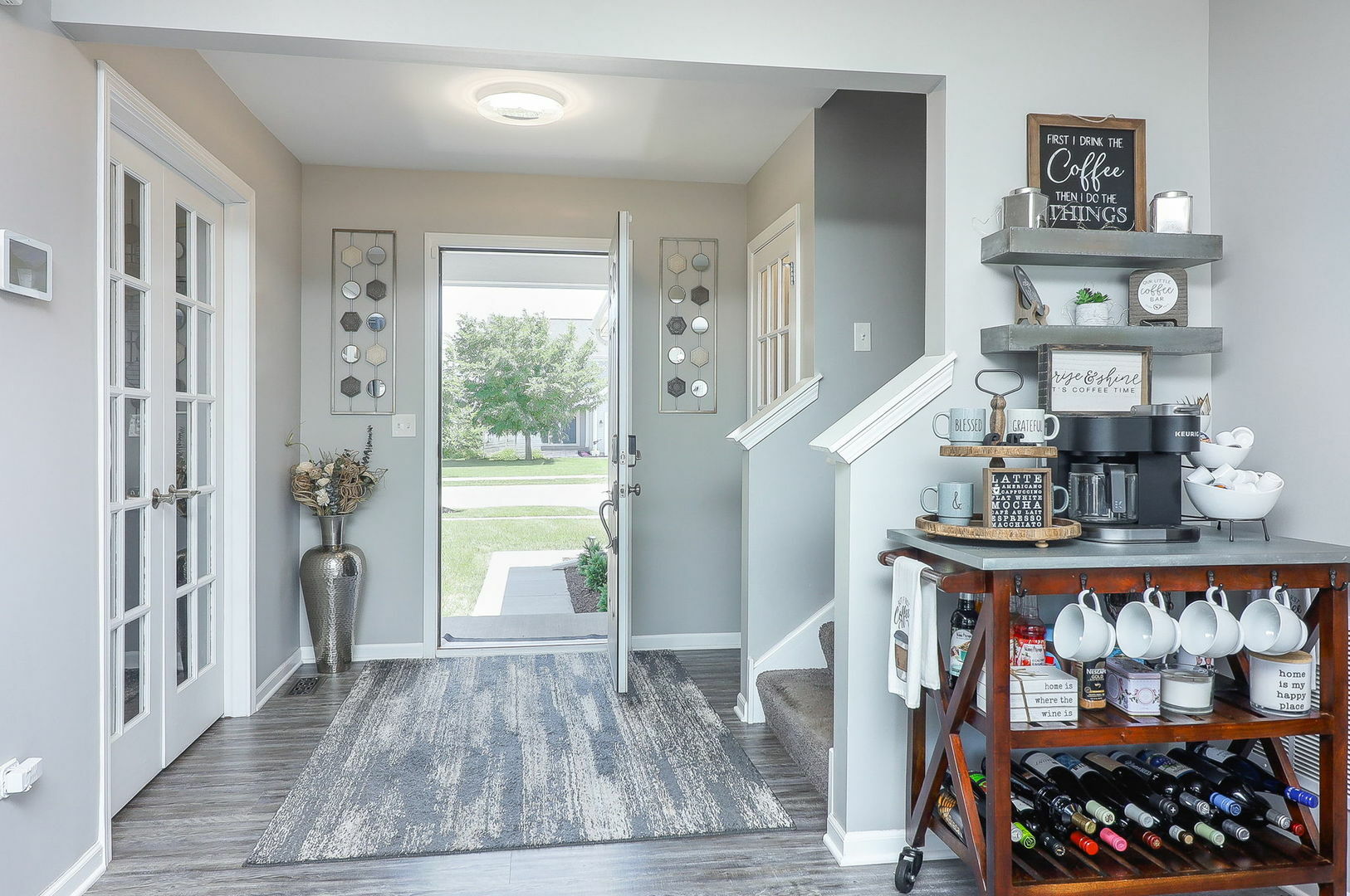 Property Photo: 1307 Colaric Drive IL 60431