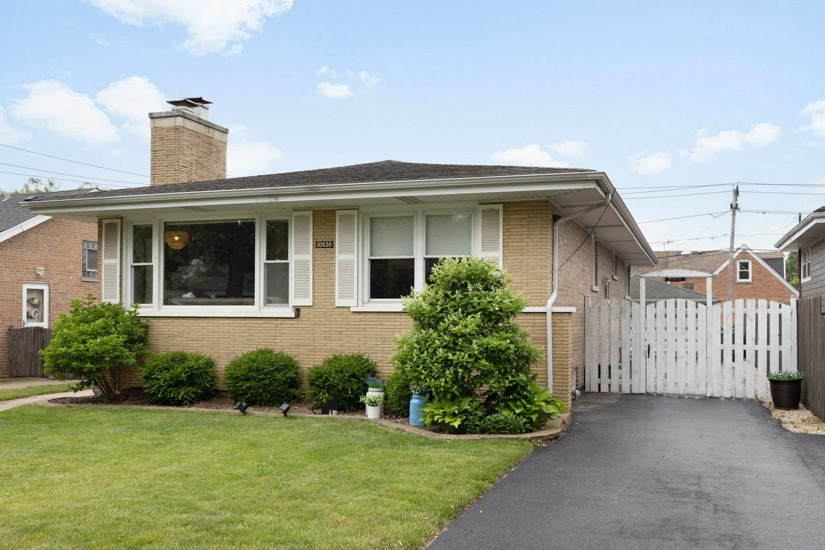 Property Photo: 10830 S Tripp Avenue IL 60453