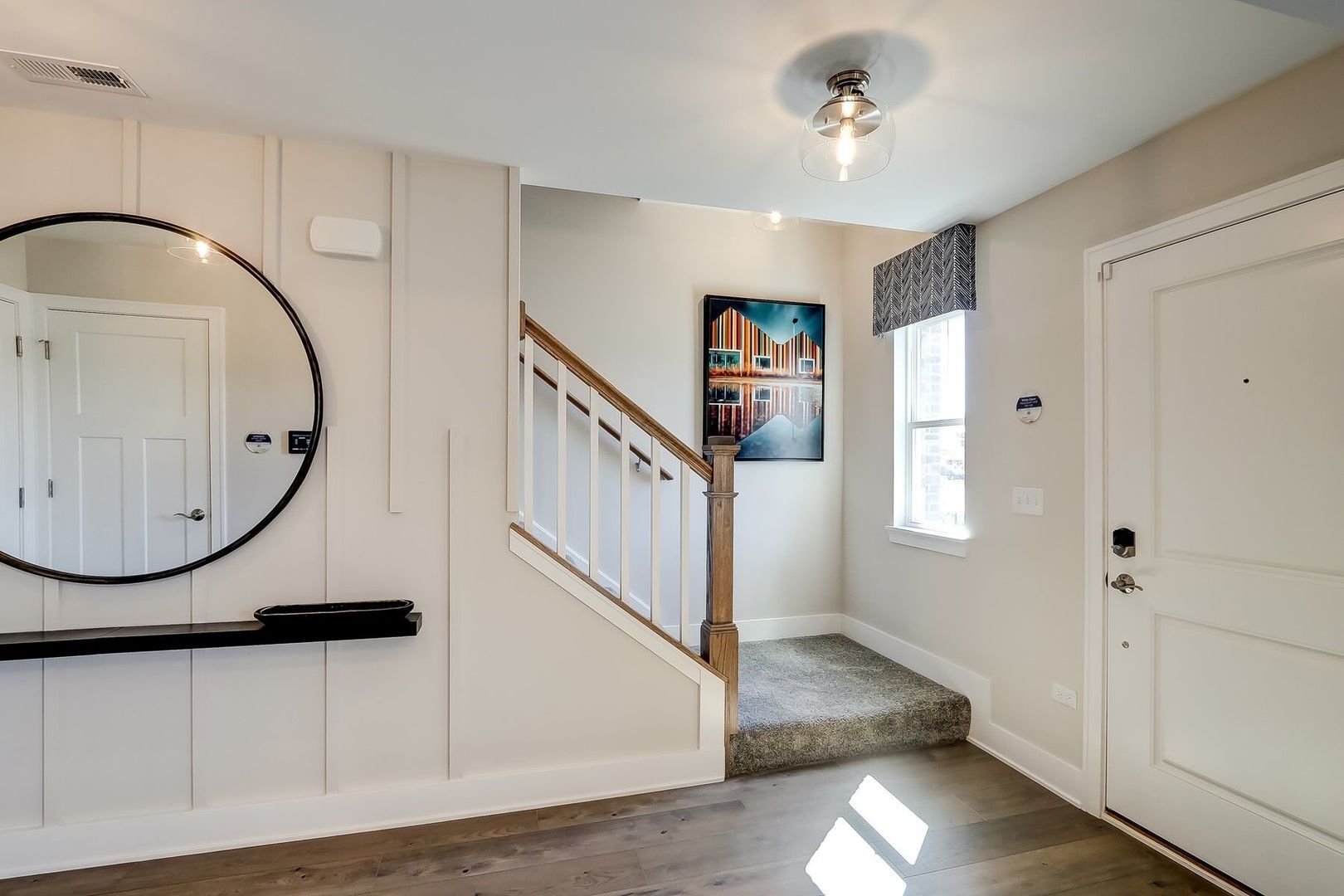 Property Photo: 1058 E Oakton Street IL 60018