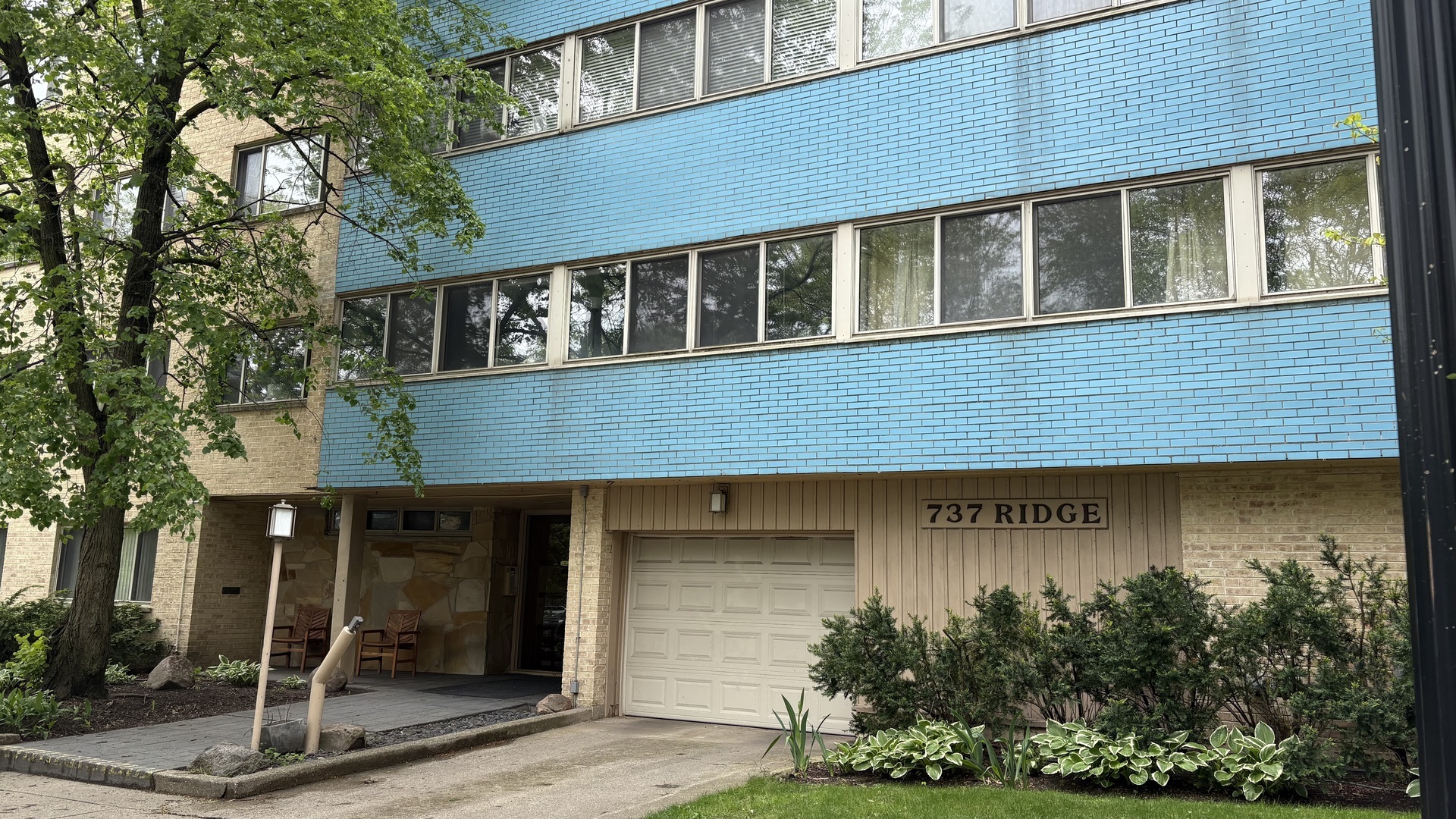 Property Photo:  737 Ridge Avenue 2E  IL 60202 