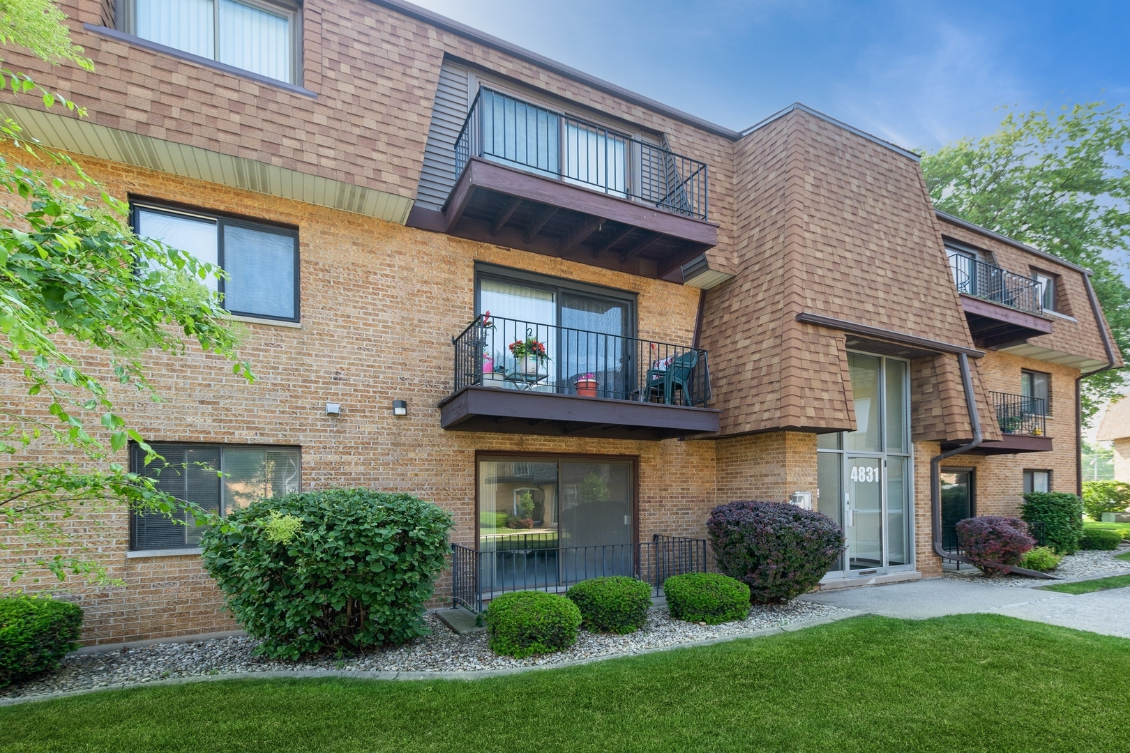 Property Photo:  4831 W 109th Street 101  IL 60453 