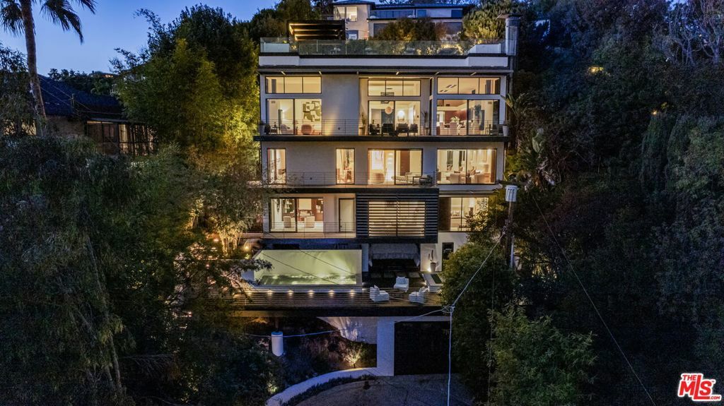 8932 St Ives Drive  Los Angeles CA 90069 photo