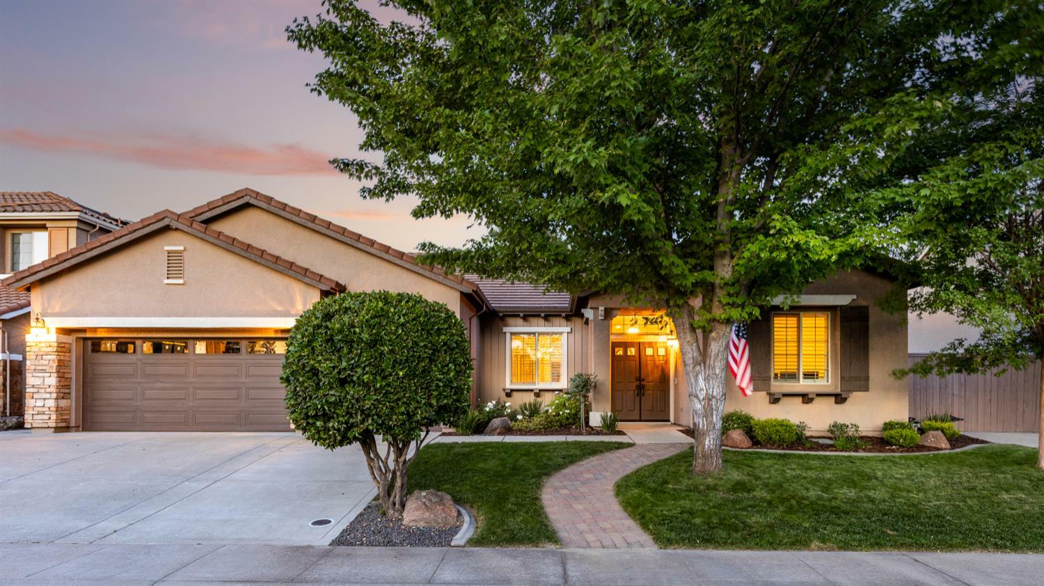 Property Photo: 1584 Diamond Woods Circle CA 95747