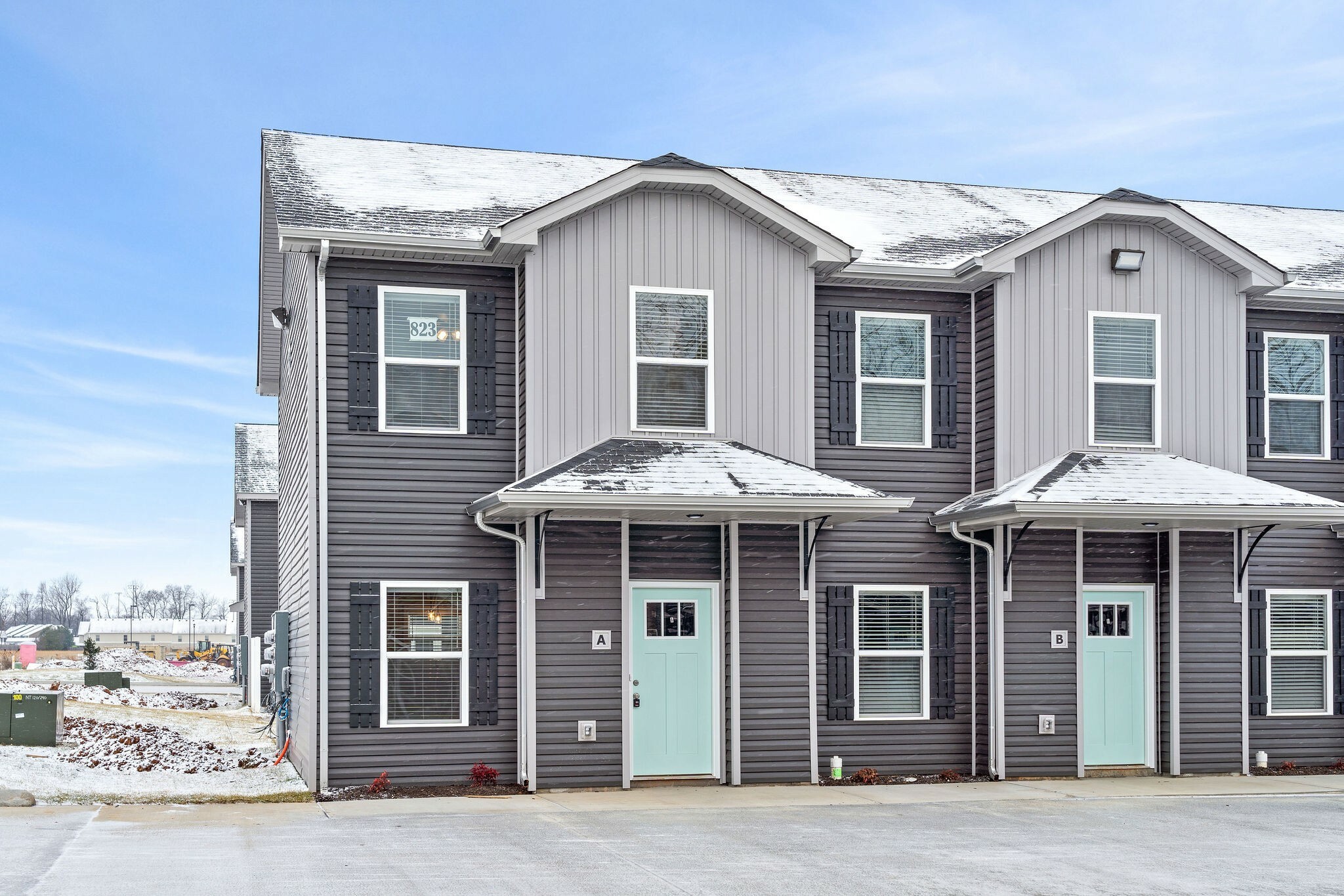 Property Photo: 823 Professional Park Dr G TN 37040