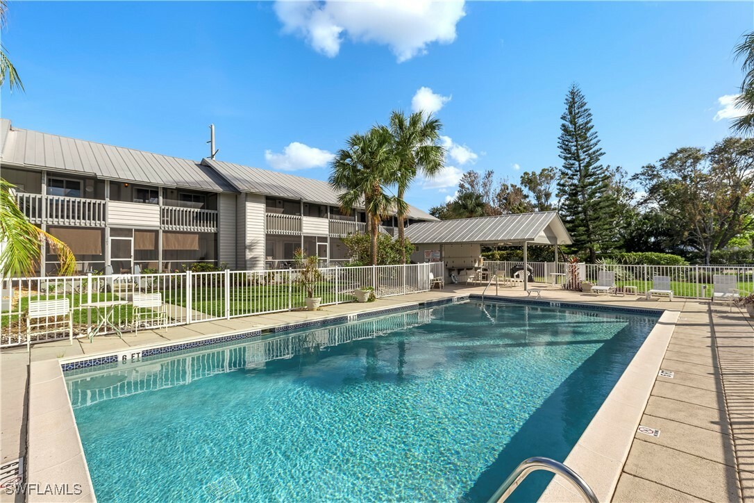 Property Photo: 1297 7th Avenue N 102 FL 34102