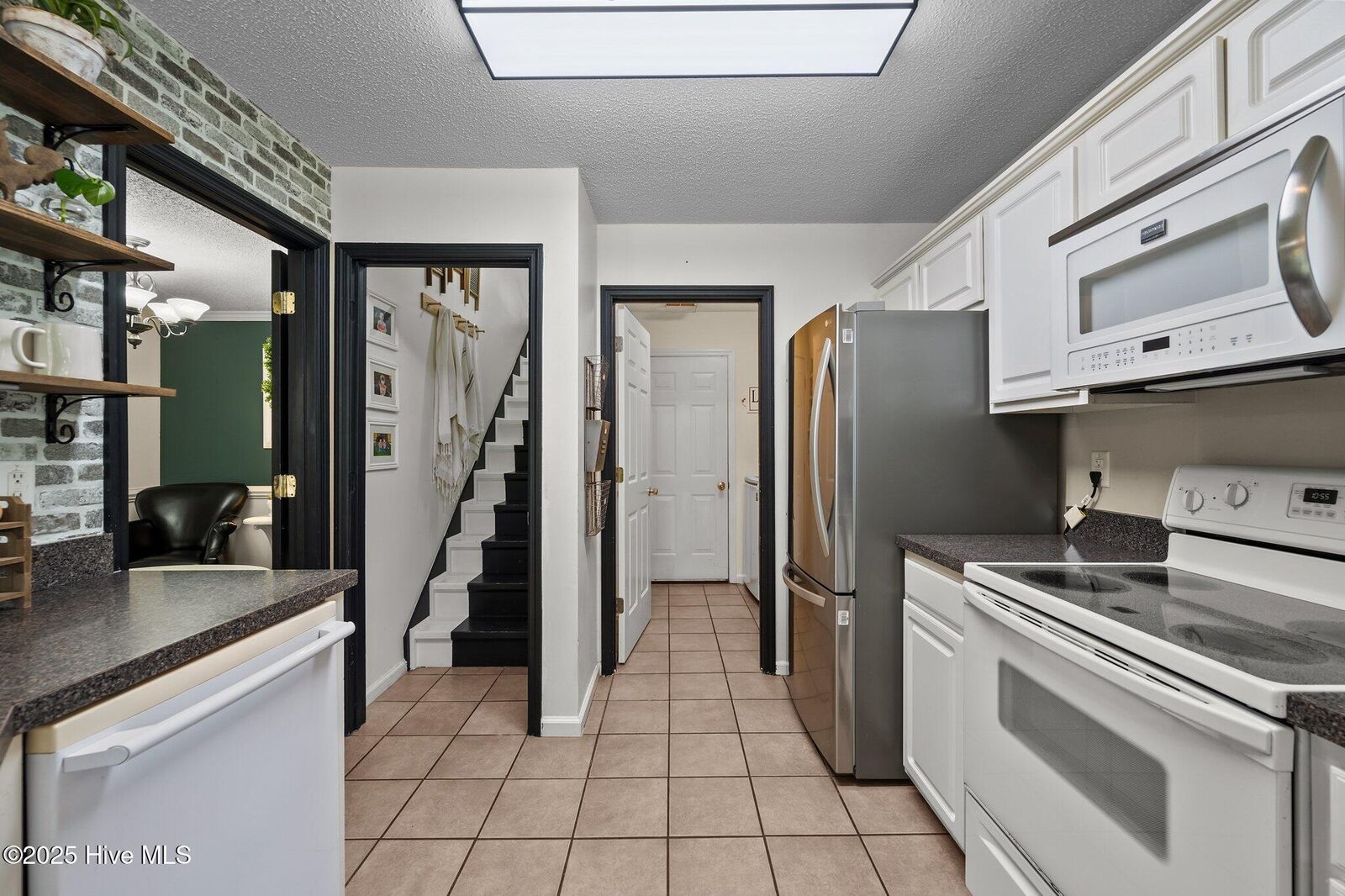 Property Photo:  182 Bridlewood Drive  NC 28540 