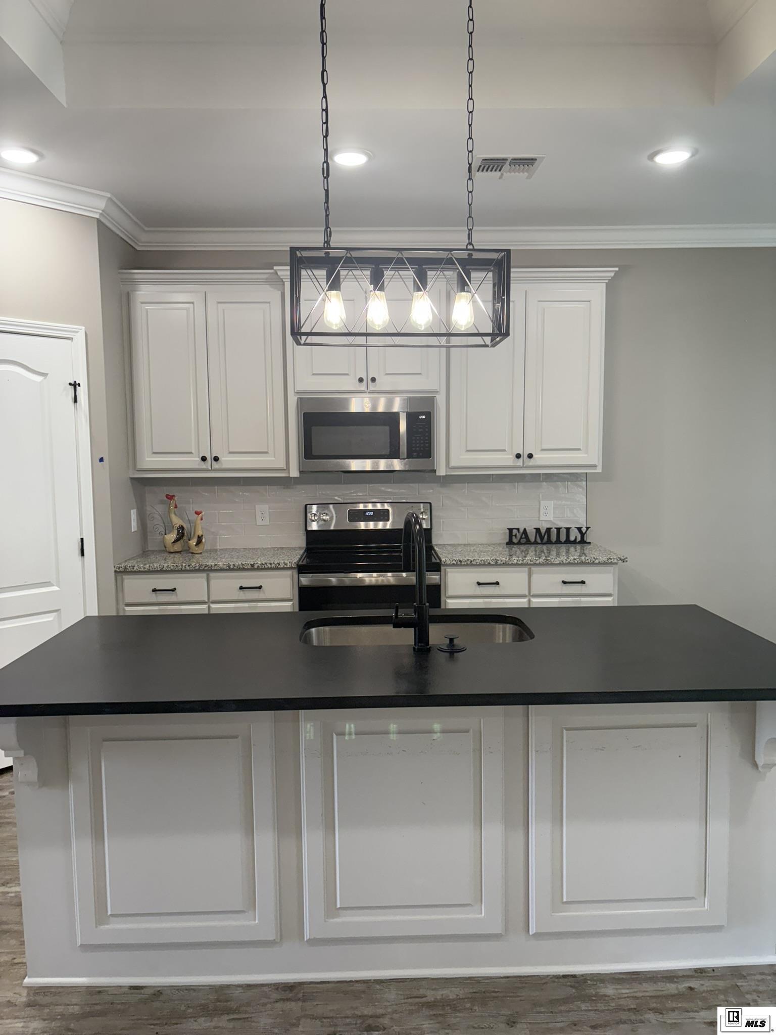 Property Photo: 122 Alder Place LA 71270