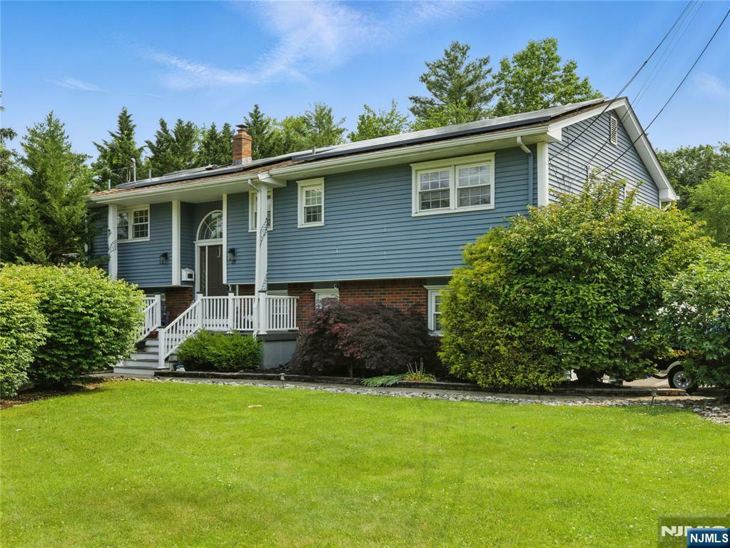Property Photo: 31 Howland Circle NJ 07006