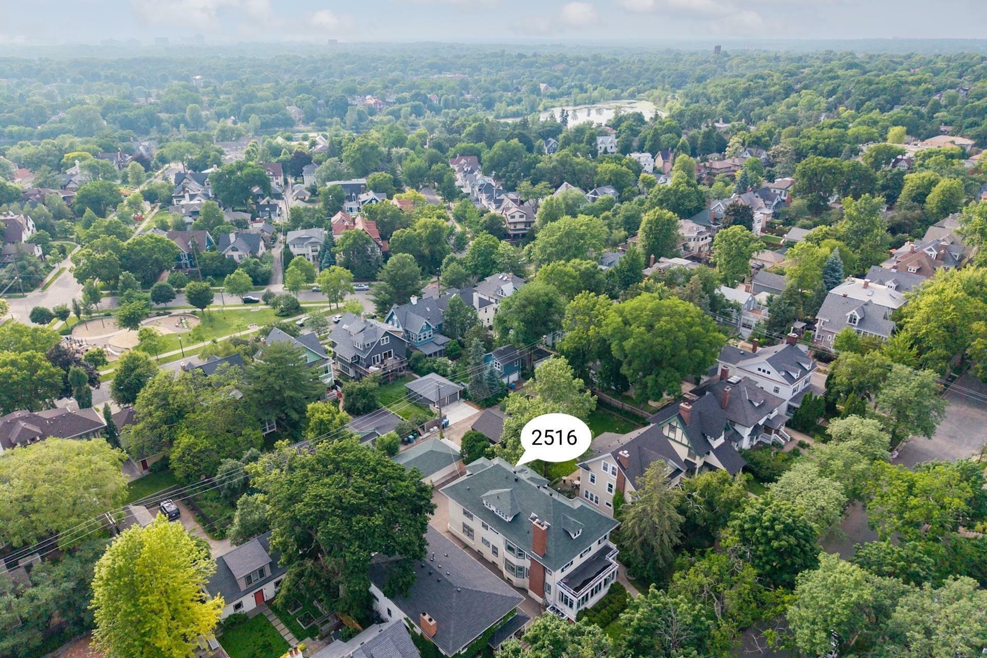 Property Photo: 2516 Humboldt Avenue S MN 55405