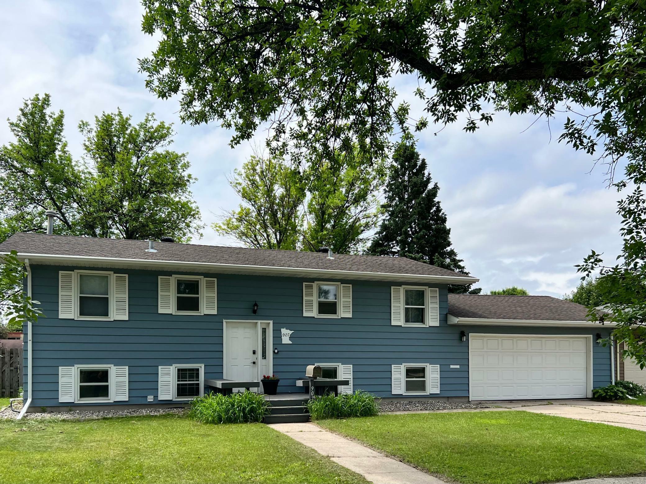 907 22nd Avenue S  Moorhead MN 56560 photo