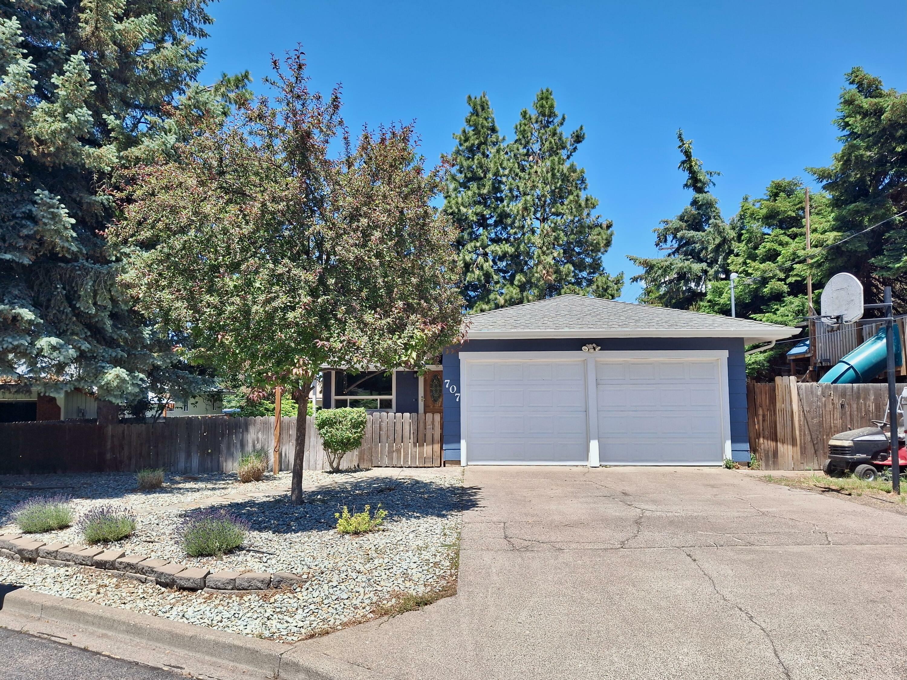 Property Photo: 707 W Oregon Avenue OR 97601