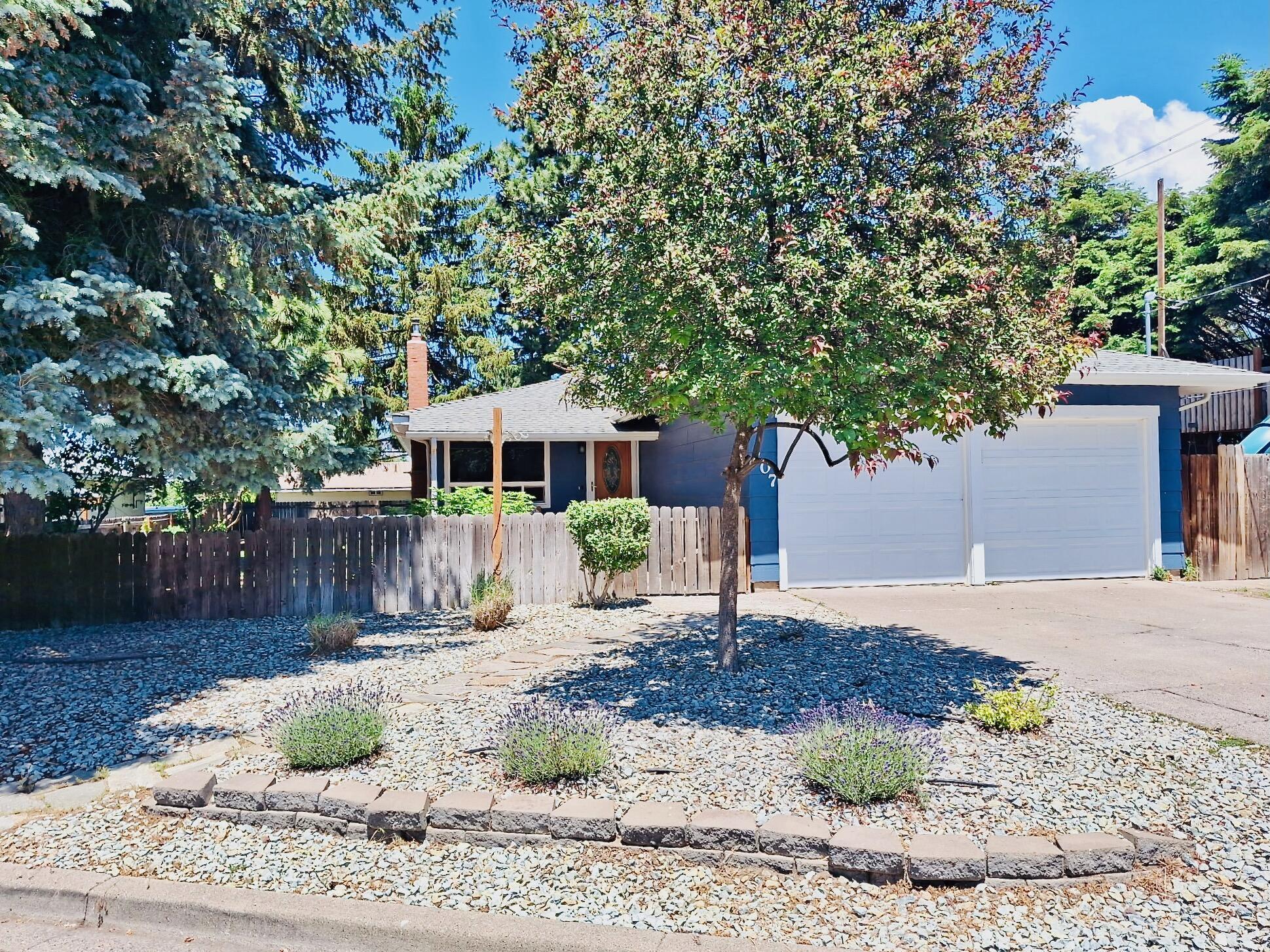Property Photo: 707 W Oregon Avenue OR 97601