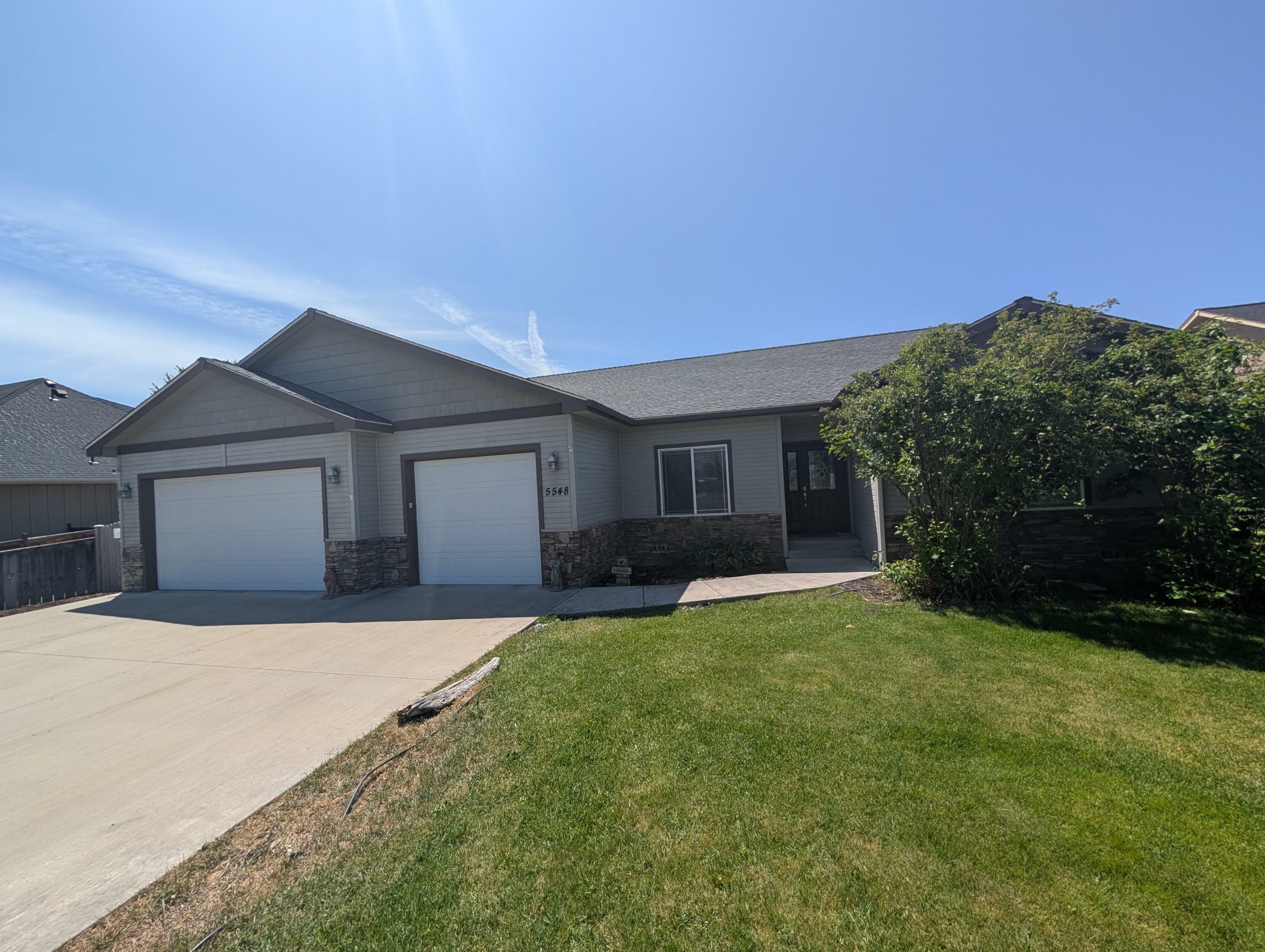Property Photo: 5548 Sturdivant Avenue OR 97603