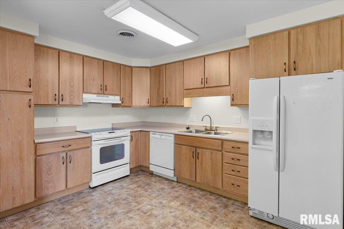 Property Photo: 1504 Apache Drive IL 62959