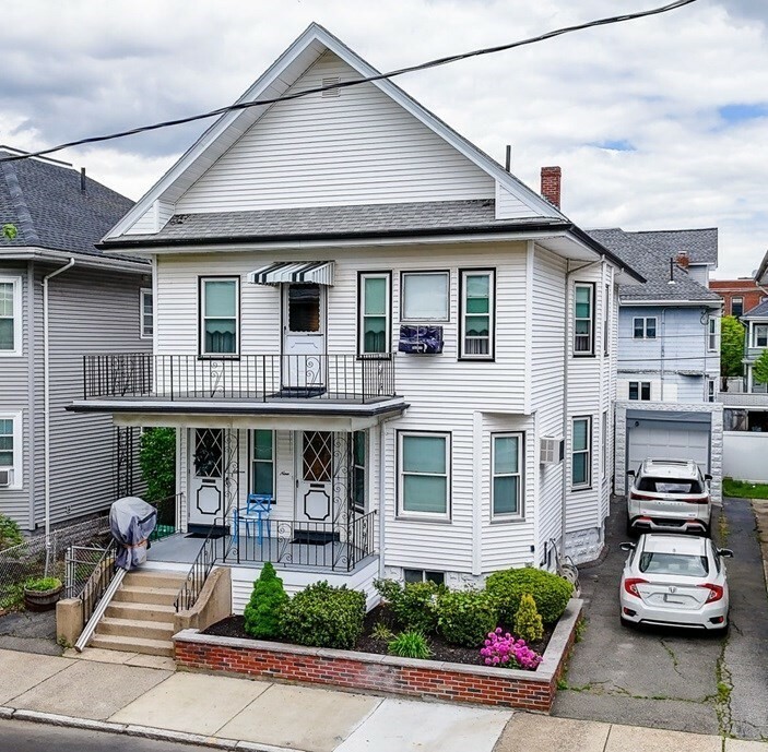 9 Bradford Ave  Medford MA 02155 photo