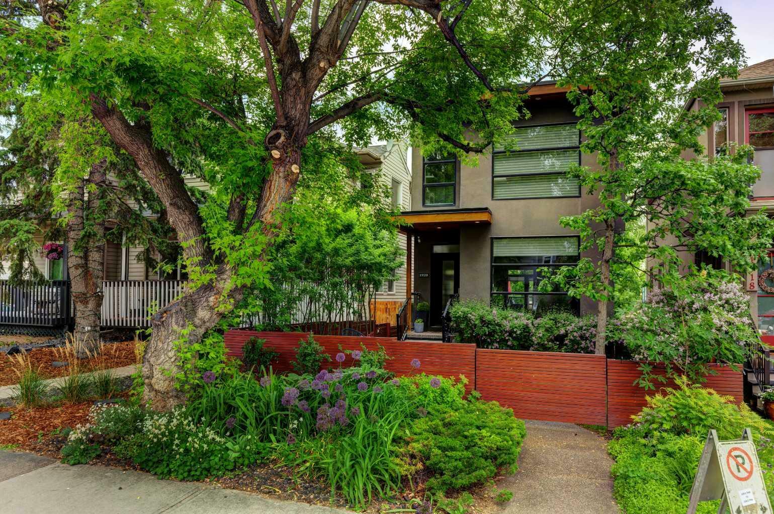 1920 37 Avenue SW  Calgary AB T2T 2H4 photo