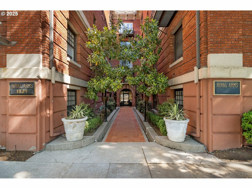 Property Photo: 1829 NW Lovejoy St 513 OR 97209
