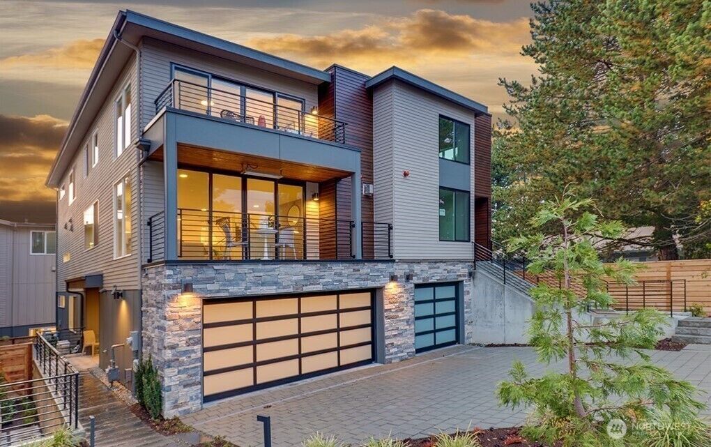 Property Photo:  8707  116th Avenue NE A  WA 98033 