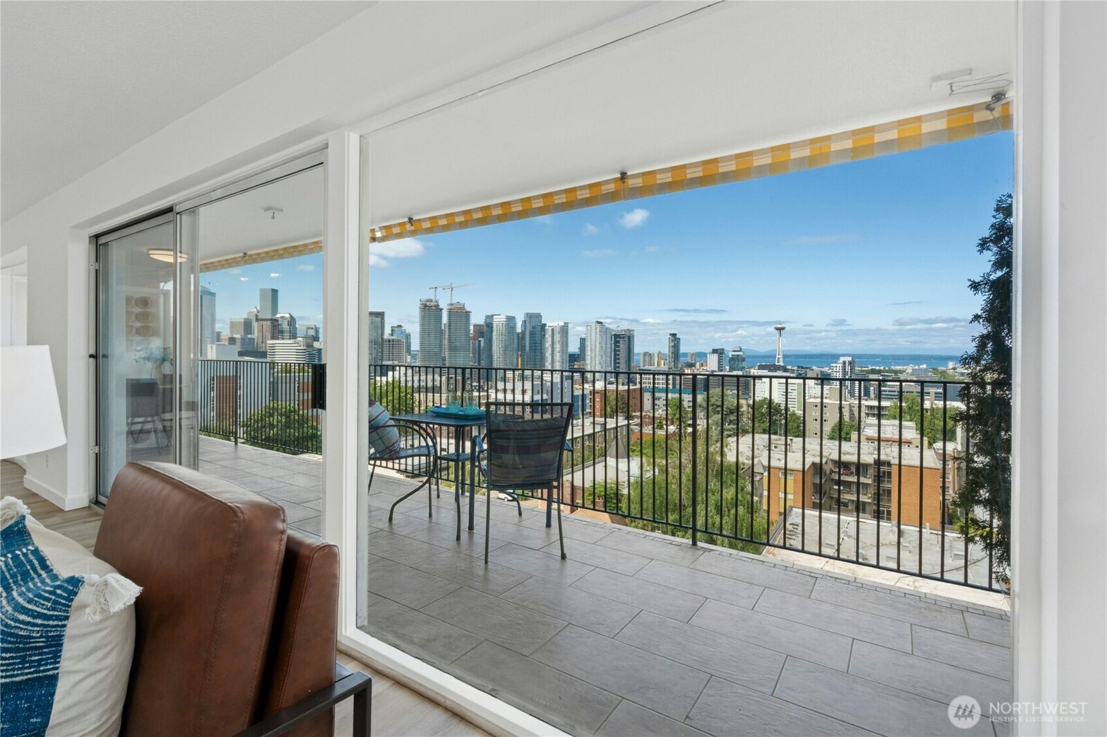 Property Photo:  505  Belmont Avenue E 704  WA 98102 