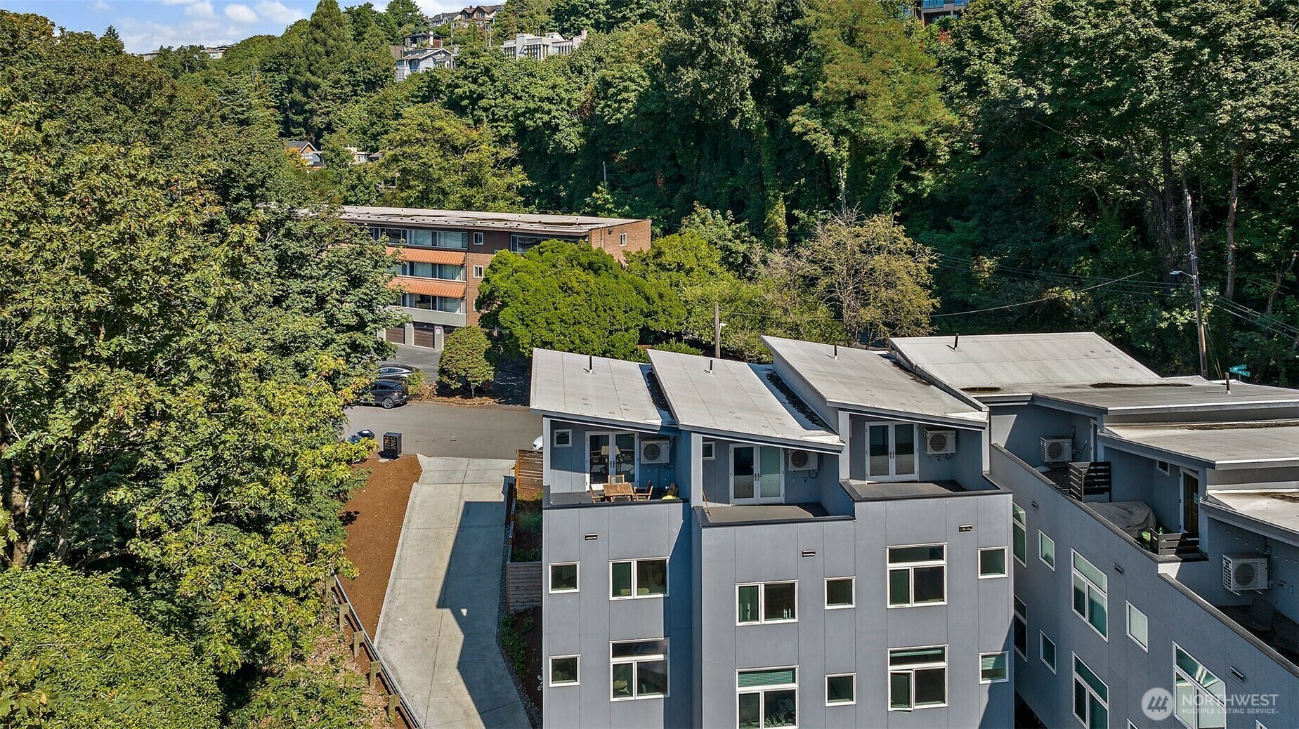 Property Photo: 1513 Lakeview Boulevard E WA 98102