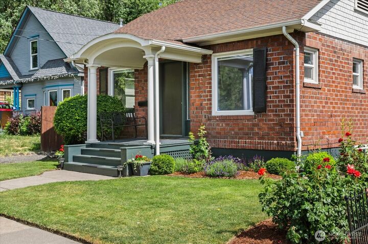 Property Photo:  12  Newell Street  WA 99362 