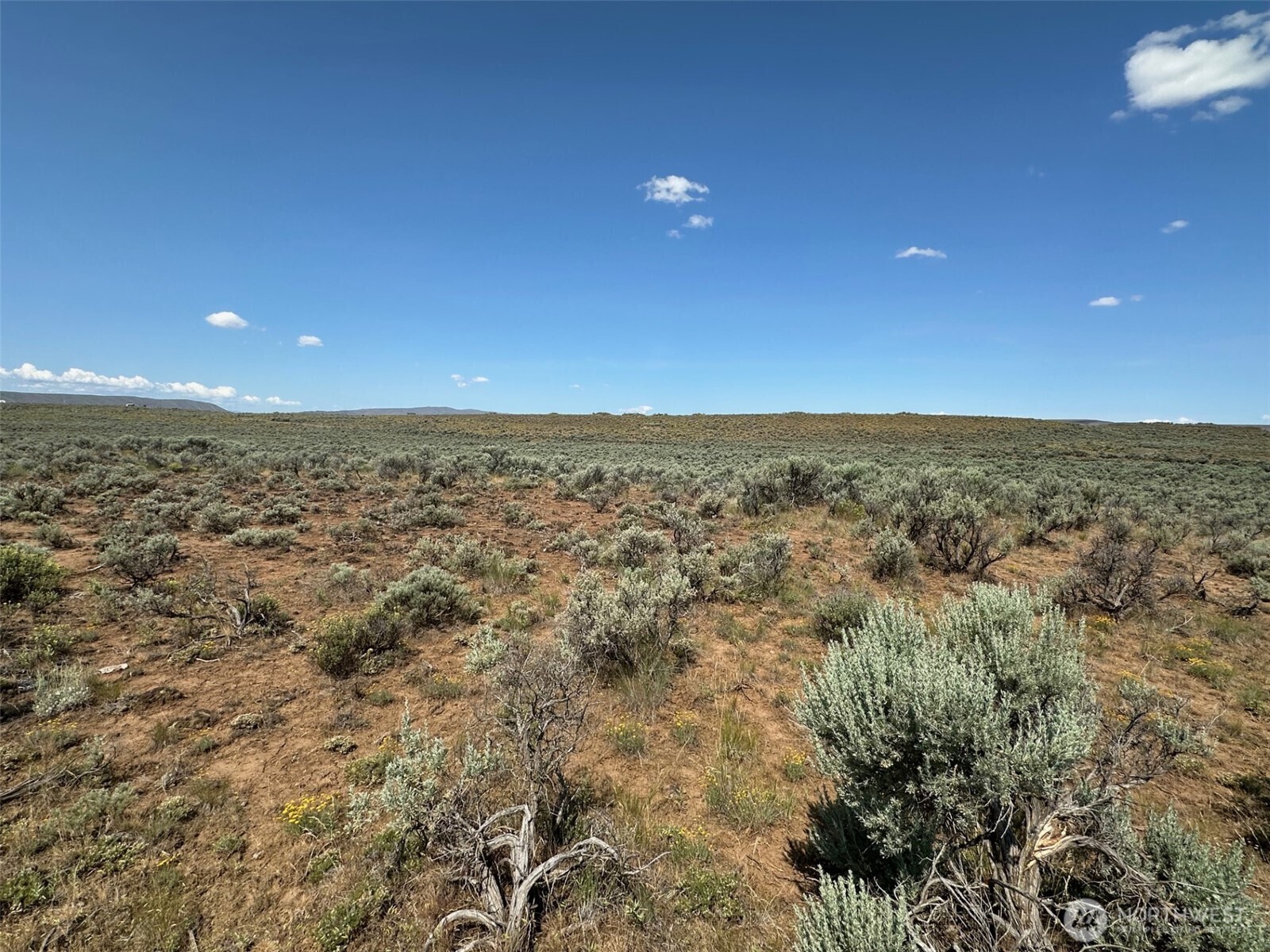 Property Photo: 5202 Texas Loop WA 98823