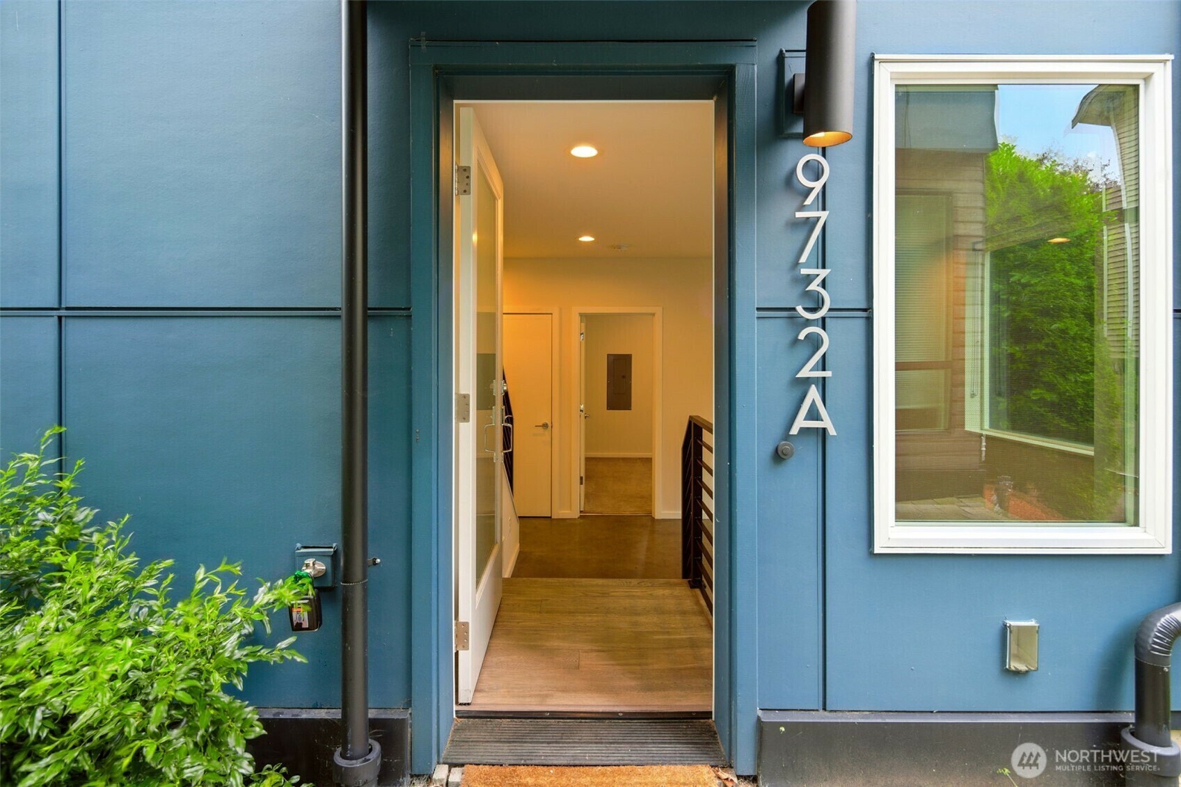 Property Photo:  9732  Woodlawn Avenue N A  WA 98103 