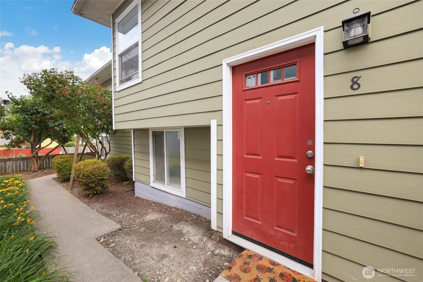 Property Photo:  9013  16th Avenue SW 8  WA 98106 