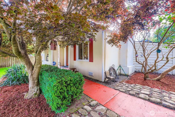 Property Photo: 8112 Florida Drive WA 98203