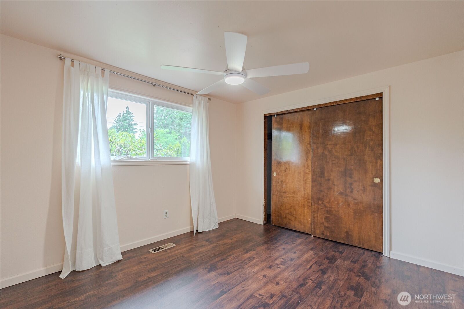 Property Photo:  6205 NE 47th Street  WA 98661 