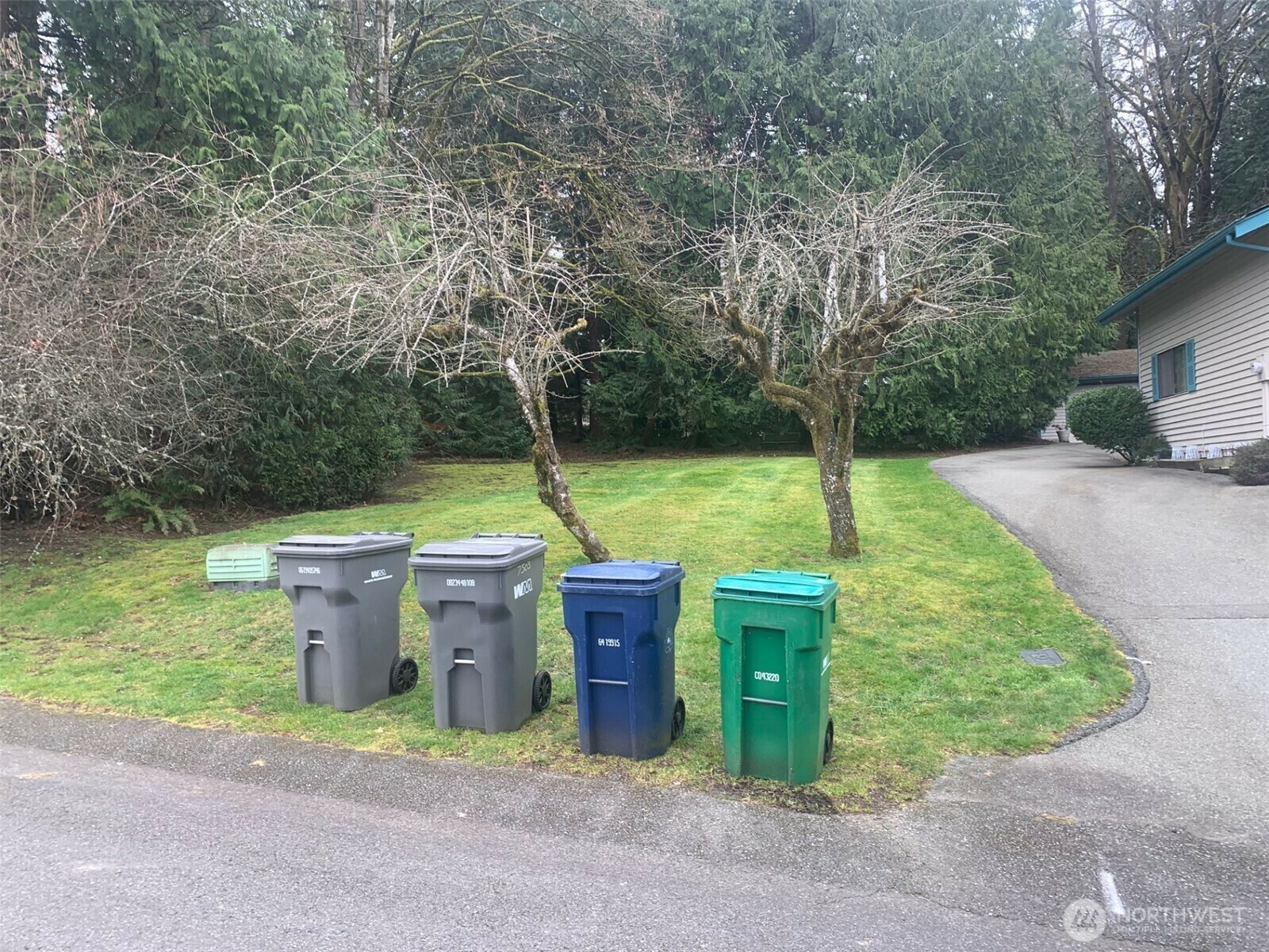 Property Photo: 7503 152nd Avenue NE WA 98052