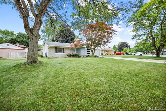 Property Photo: 23870 Rockingham Street MI 48033