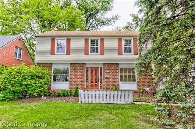 Property Photo: 1012 W 12 Mile Road MI 48073