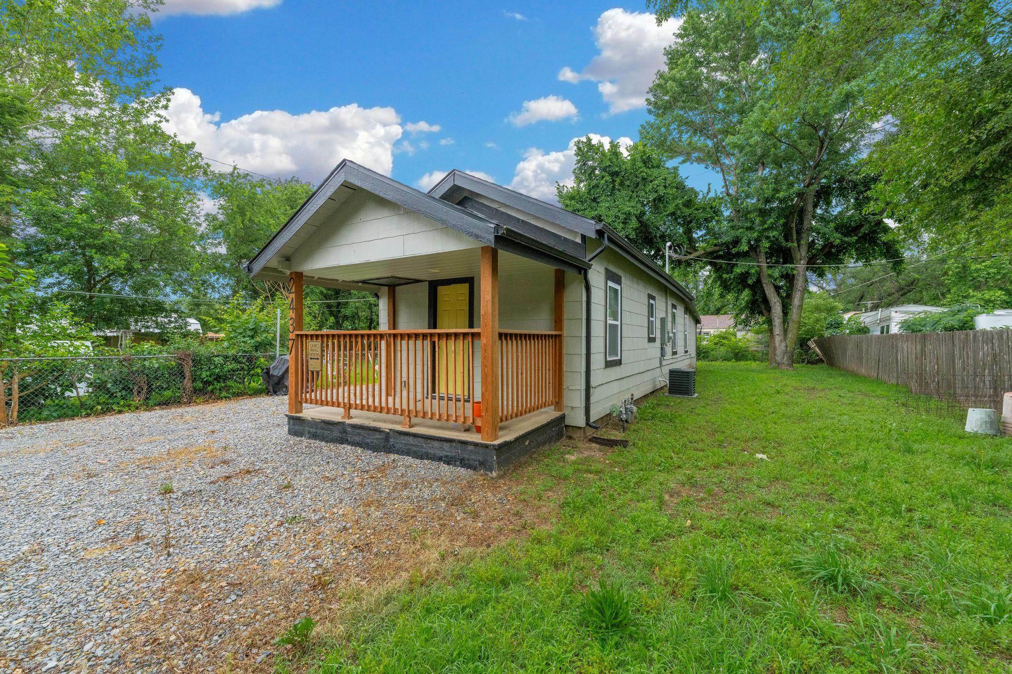 Property Photo: 2437 N Woodland St KS 67204