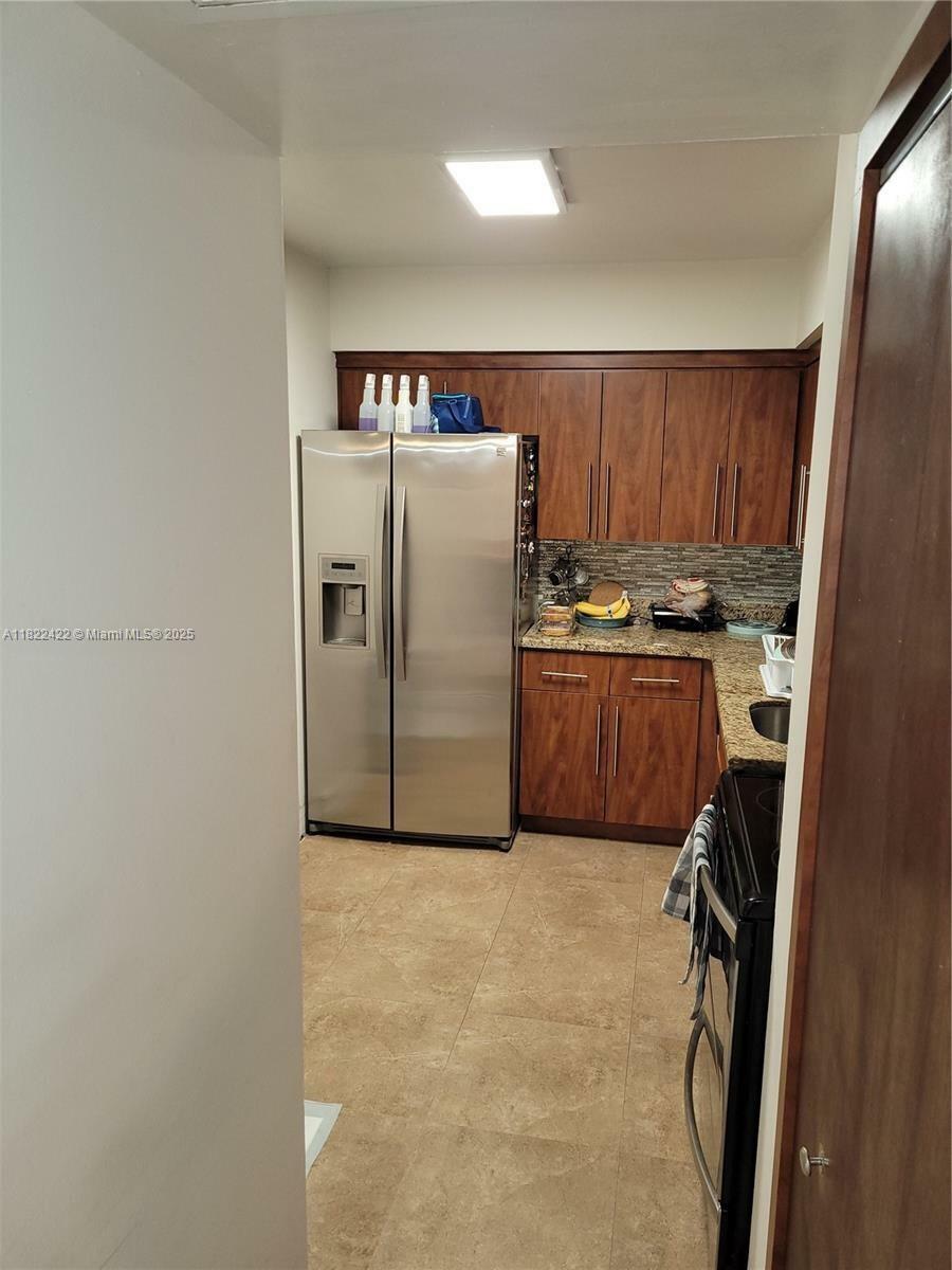 Property Photo:  3300 NE 192nd St 1008  FL 33180 