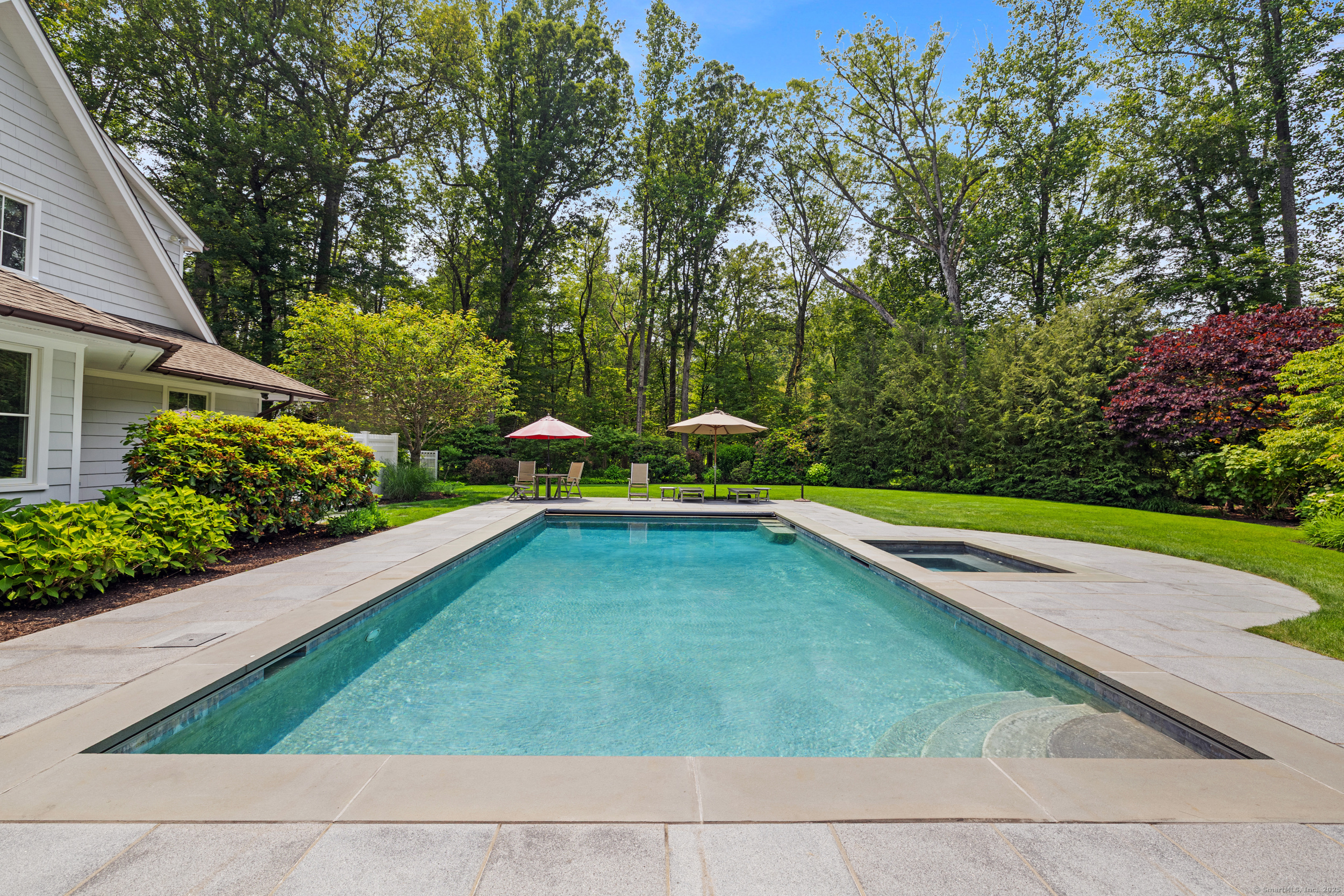 Property Photo:  9 Woodside Lane  CT 06880 