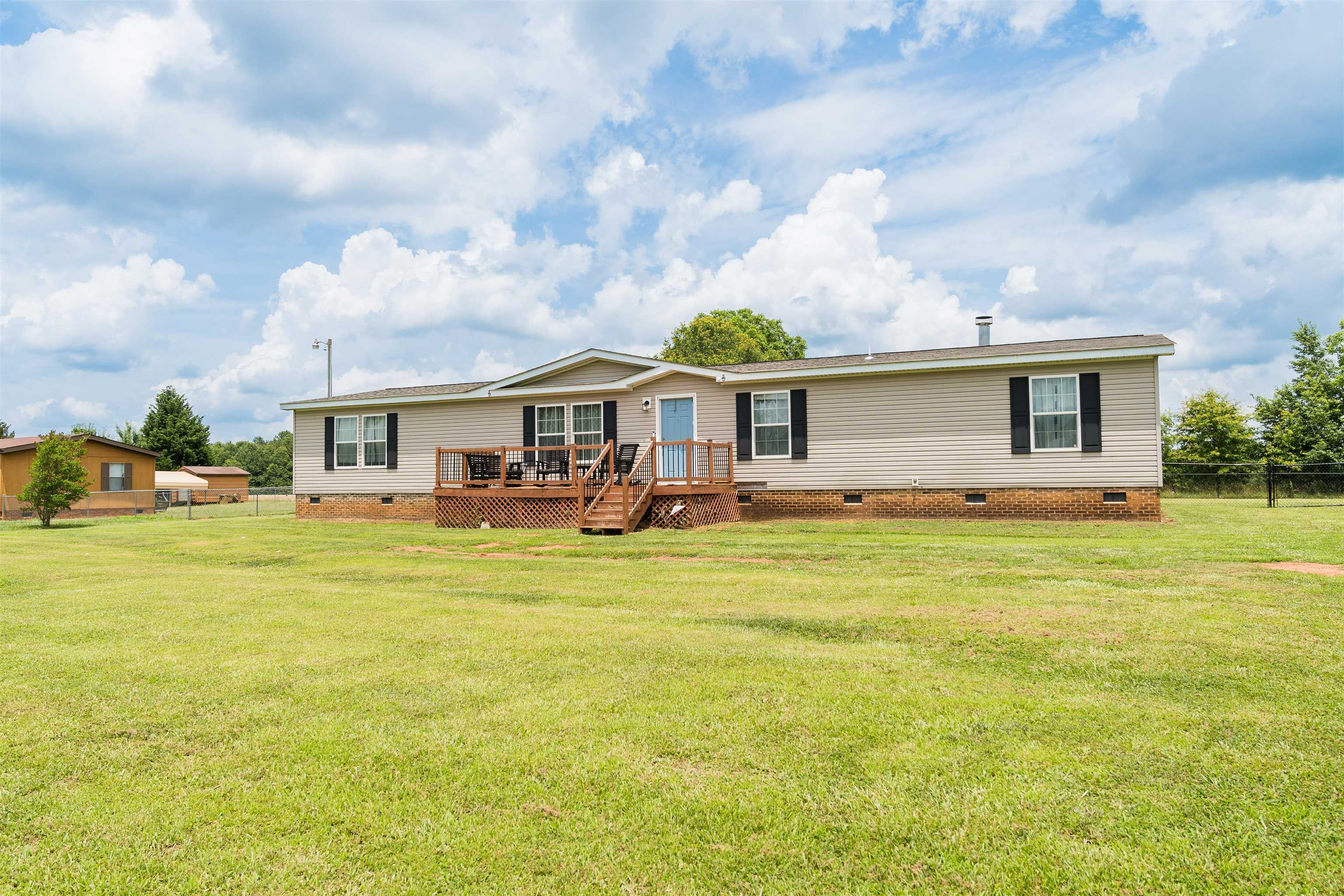 Property Photo: 124 Quail Run SC 29341