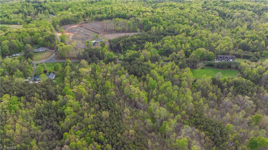 Property Photo: 1095 Smith Road NC 27048