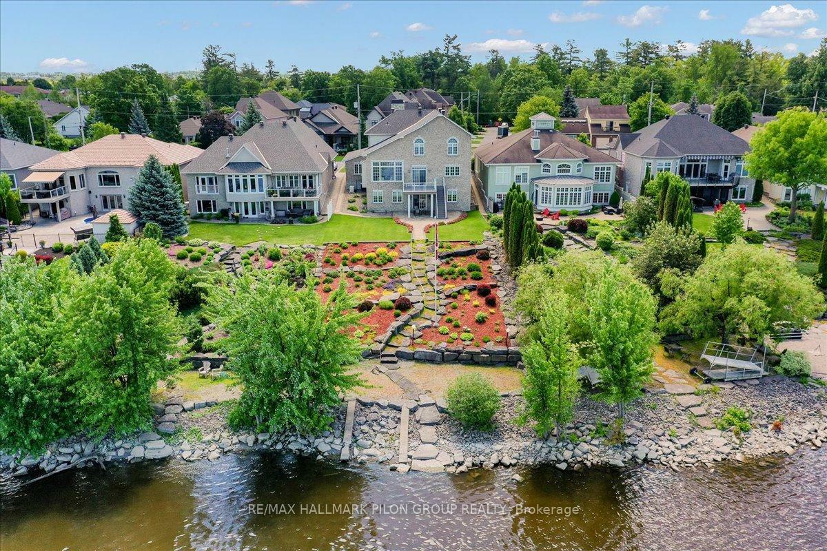 Property Photo: 6373 Radisson Way ON K1C 2Z9