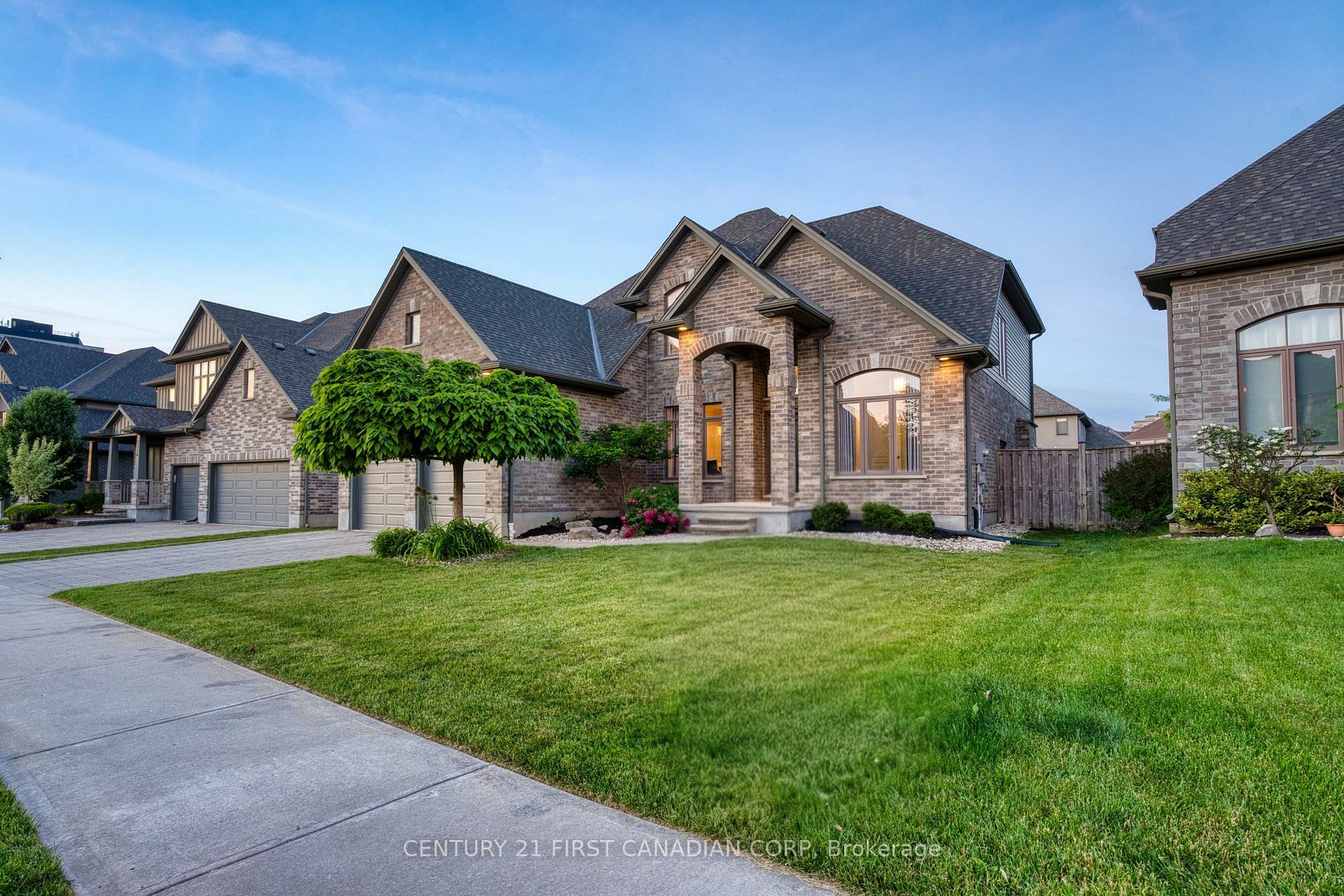 Property Photo: 2362 Meadowlands Way ON N6G 5L8