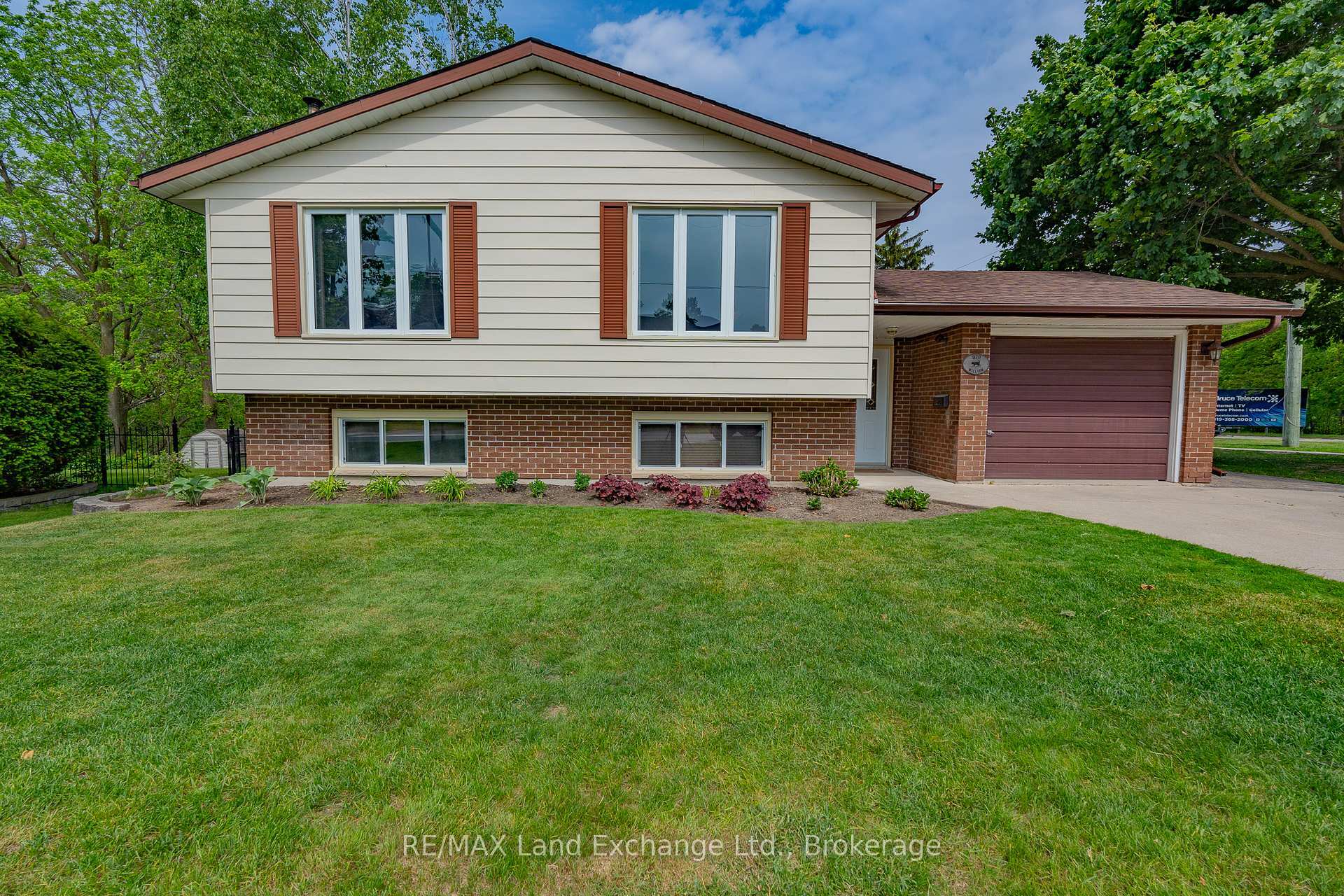 970 William Street  Kincardine ON N2Z 2H1 photo