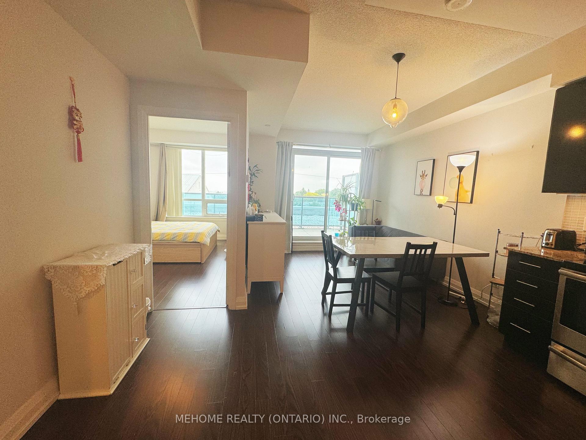 Property Photo: 7167 Yonge Street 201 ON L3T 0E1