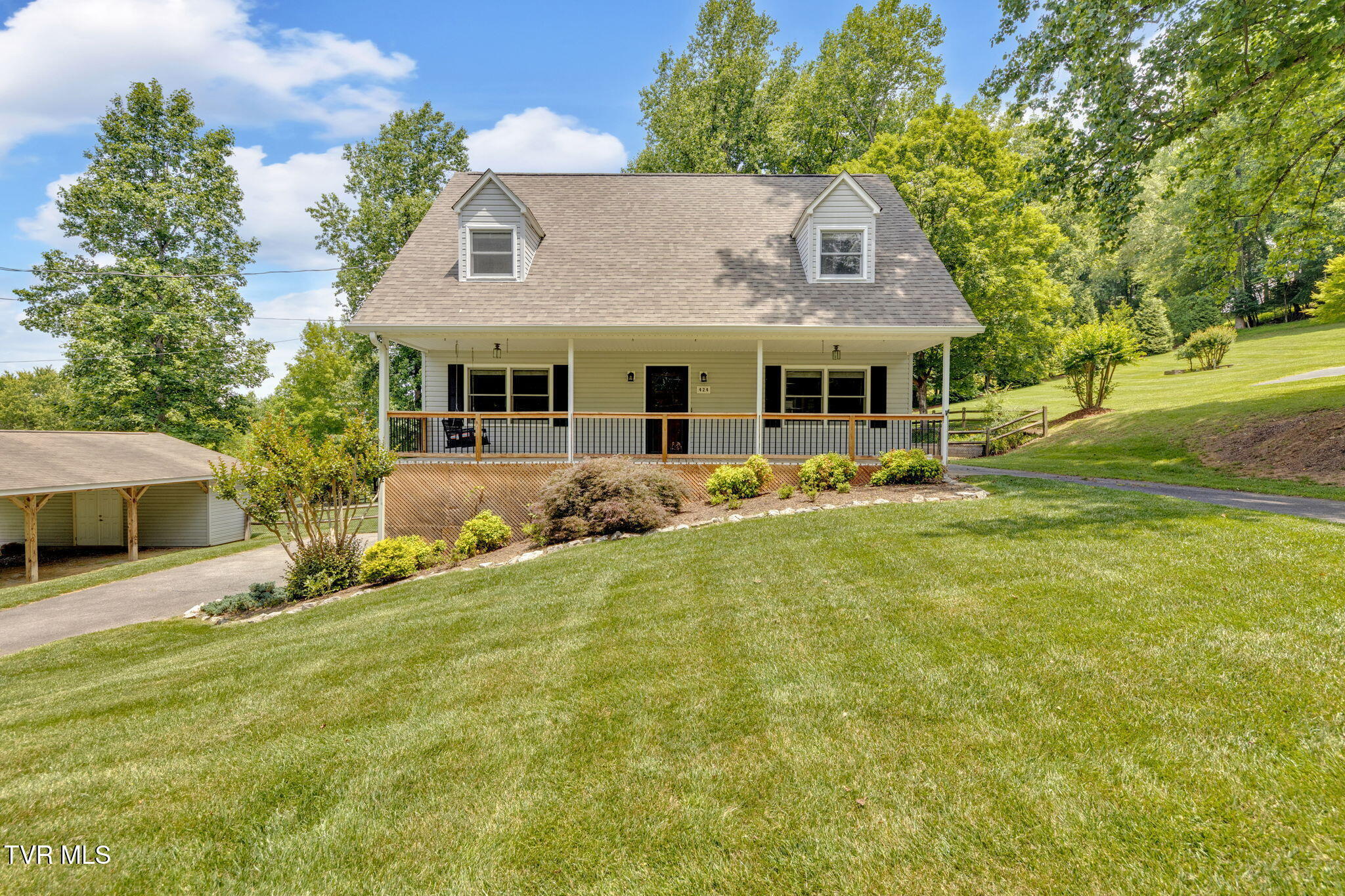 424 Bay Hill Drive  Piney Flats TN 37686 photo