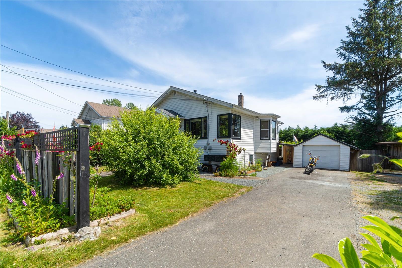 Property Photo: 125 Harewood Rd BC V9R 2Y7