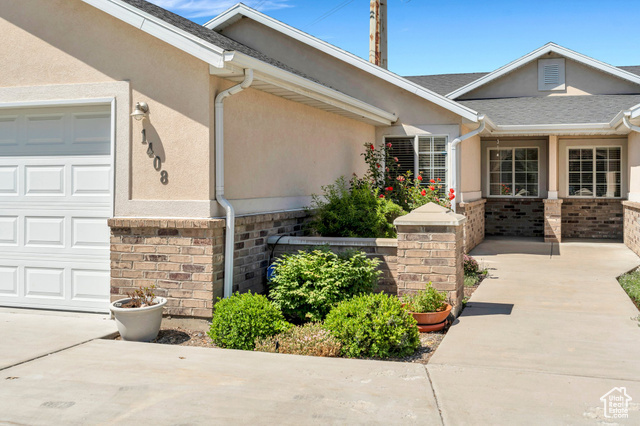 Property Photo: 1408 W Westbridge Dr S UT 84601