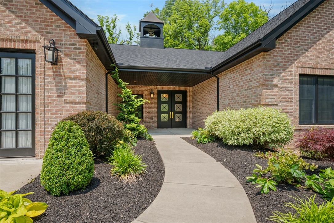 Property Photo: 2356 Morrow Rd PA 15241