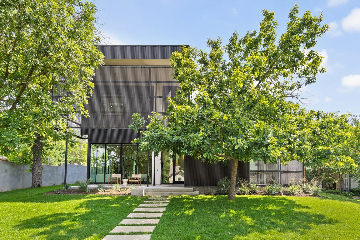 Property Photo: 2701 Greenlee Drive TX 78703