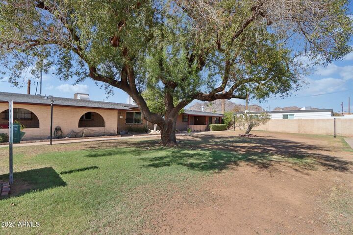 Property Photo: 6739 N 16th Street 17 AZ 85016