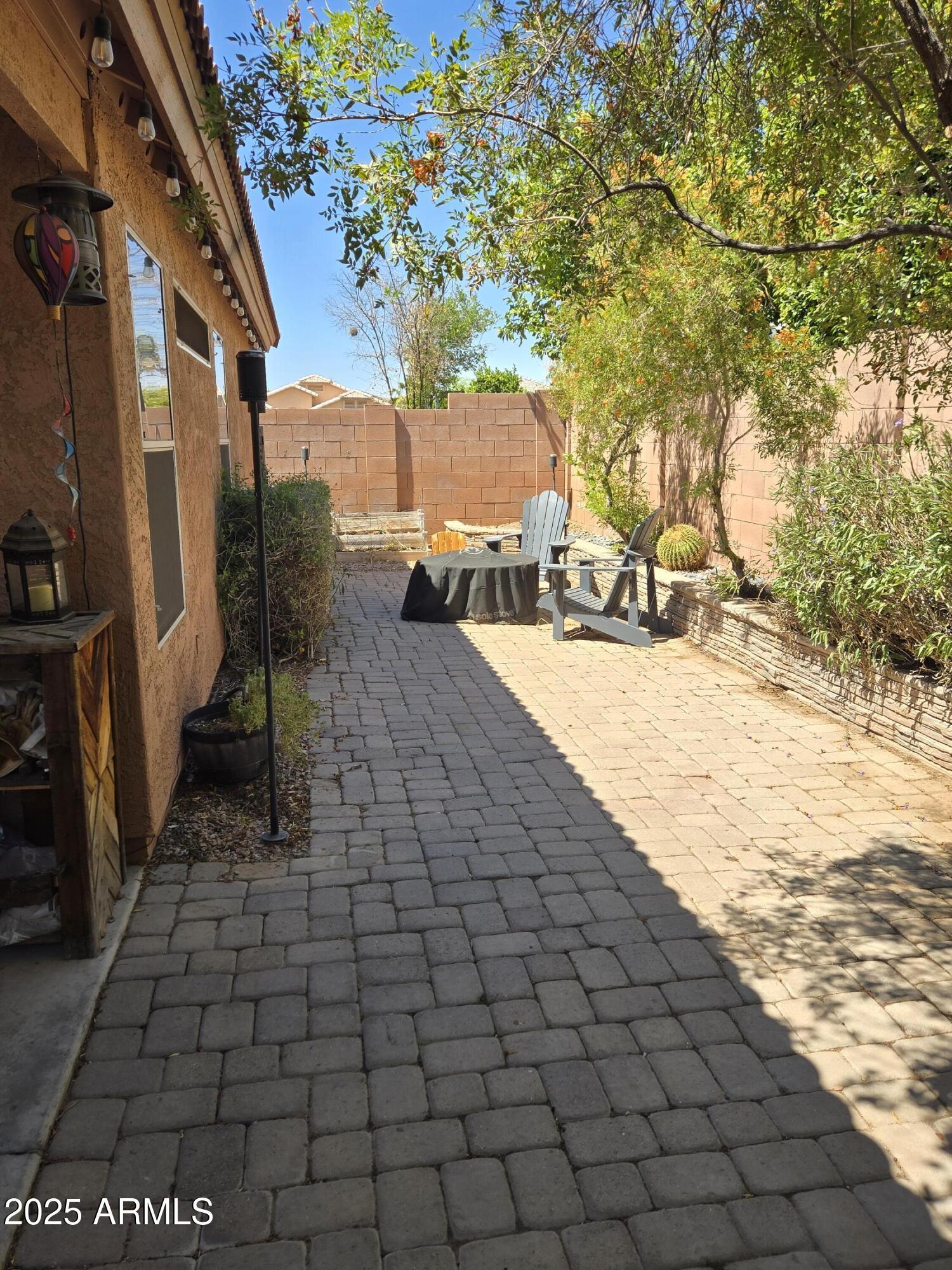 Property Photo: 2125 E Danbury Road AZ 85022